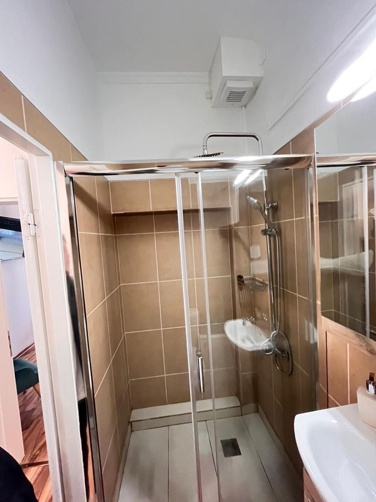 Modern Cozy Central Flat Патра Екстериор снимка
